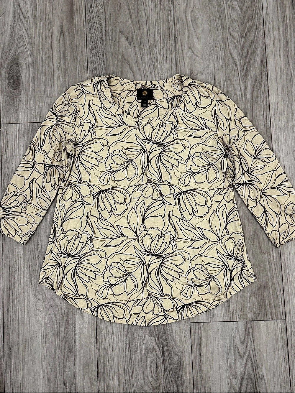 JM Collection Floral Blouse in Cream & Black Like New